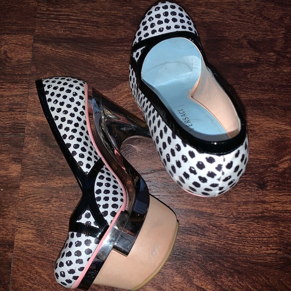 Shoes - Picture 3 of 4